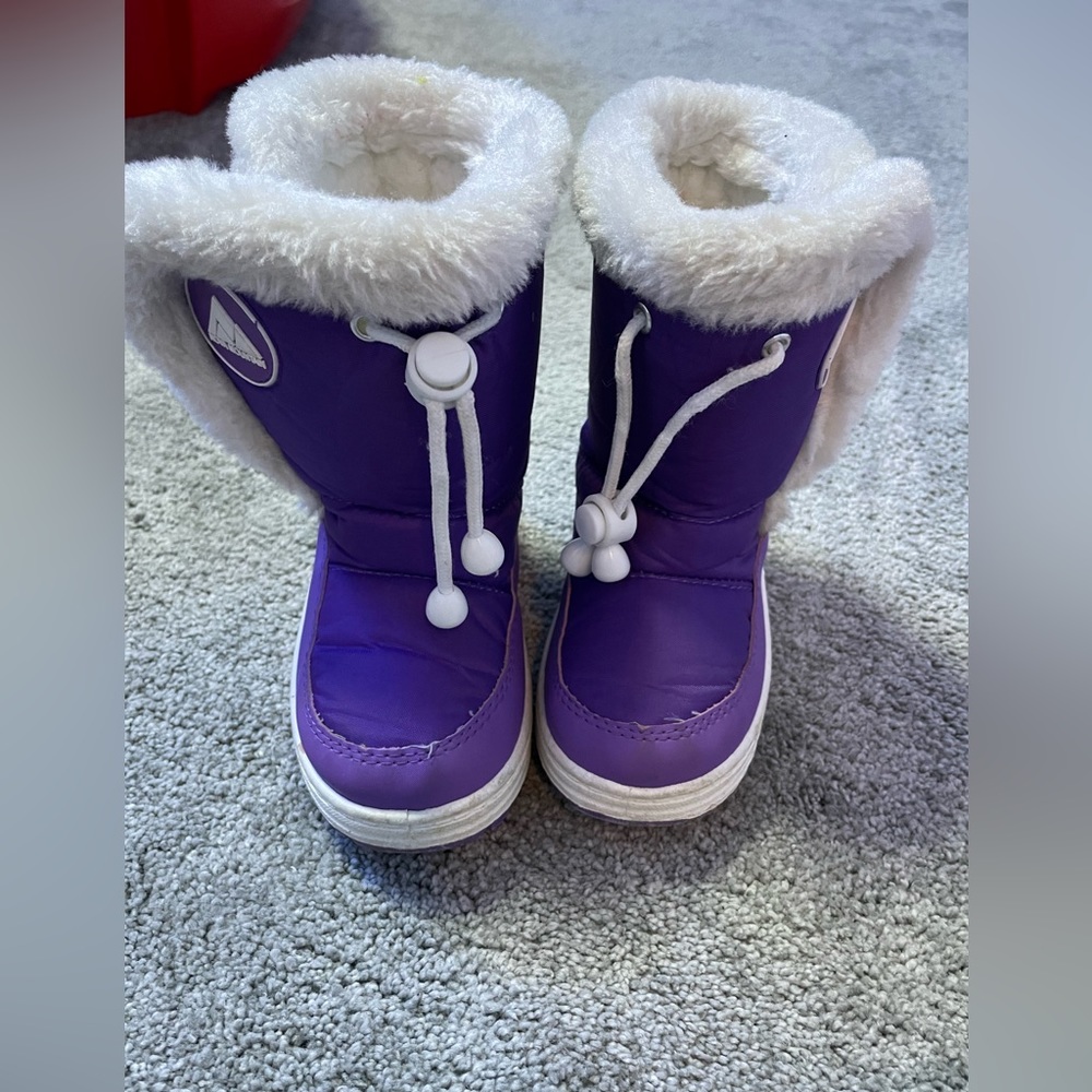 Girls snow boots